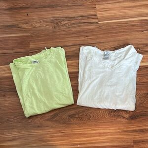 Two maternity Old Navy tee shirts (M)